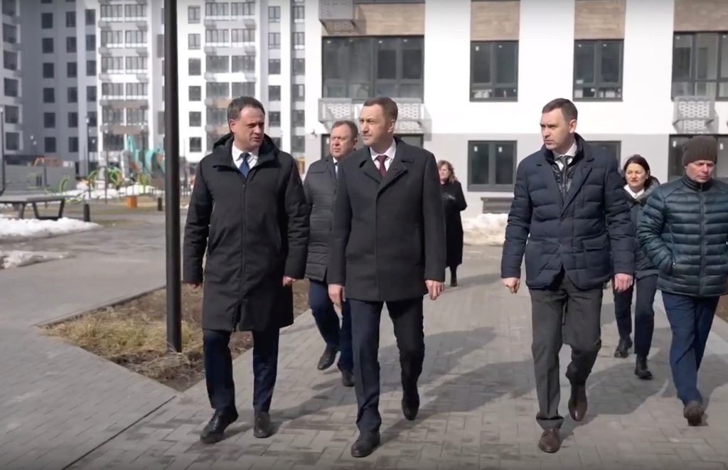 Саратовский губернатор Бусаргин оценил новое жилье в Энгельсе